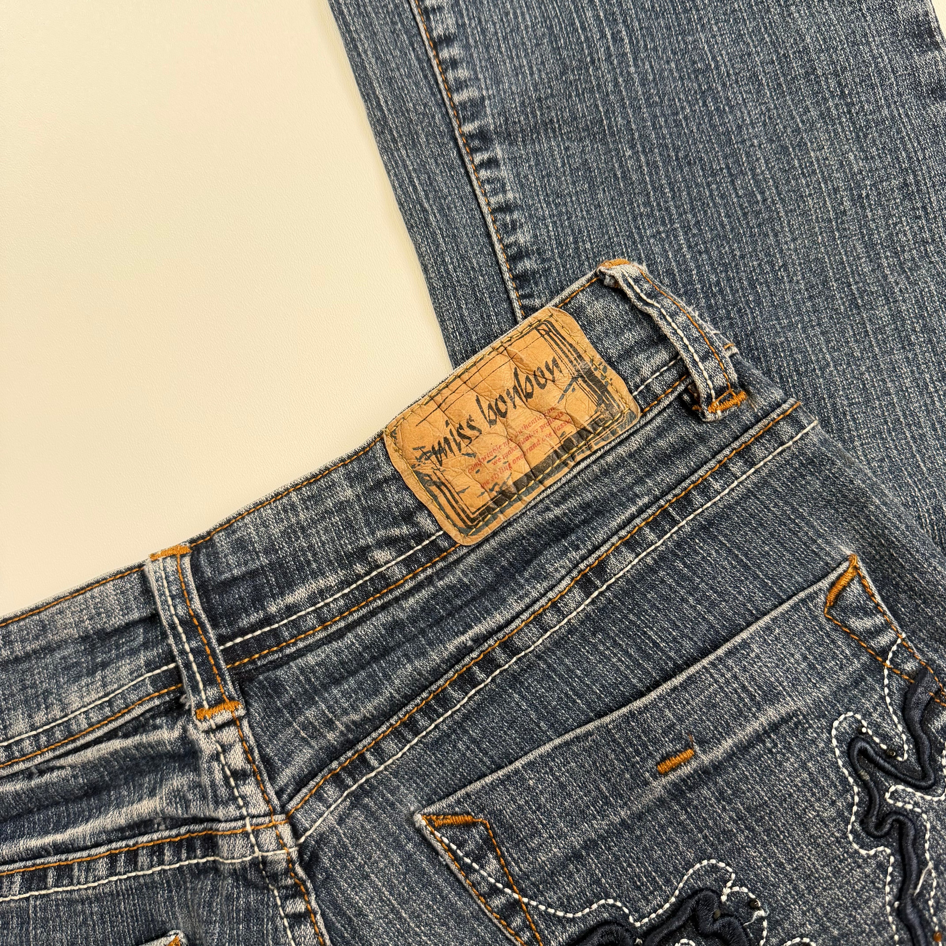 Vintage Y2K low rise flare jeans size S/M