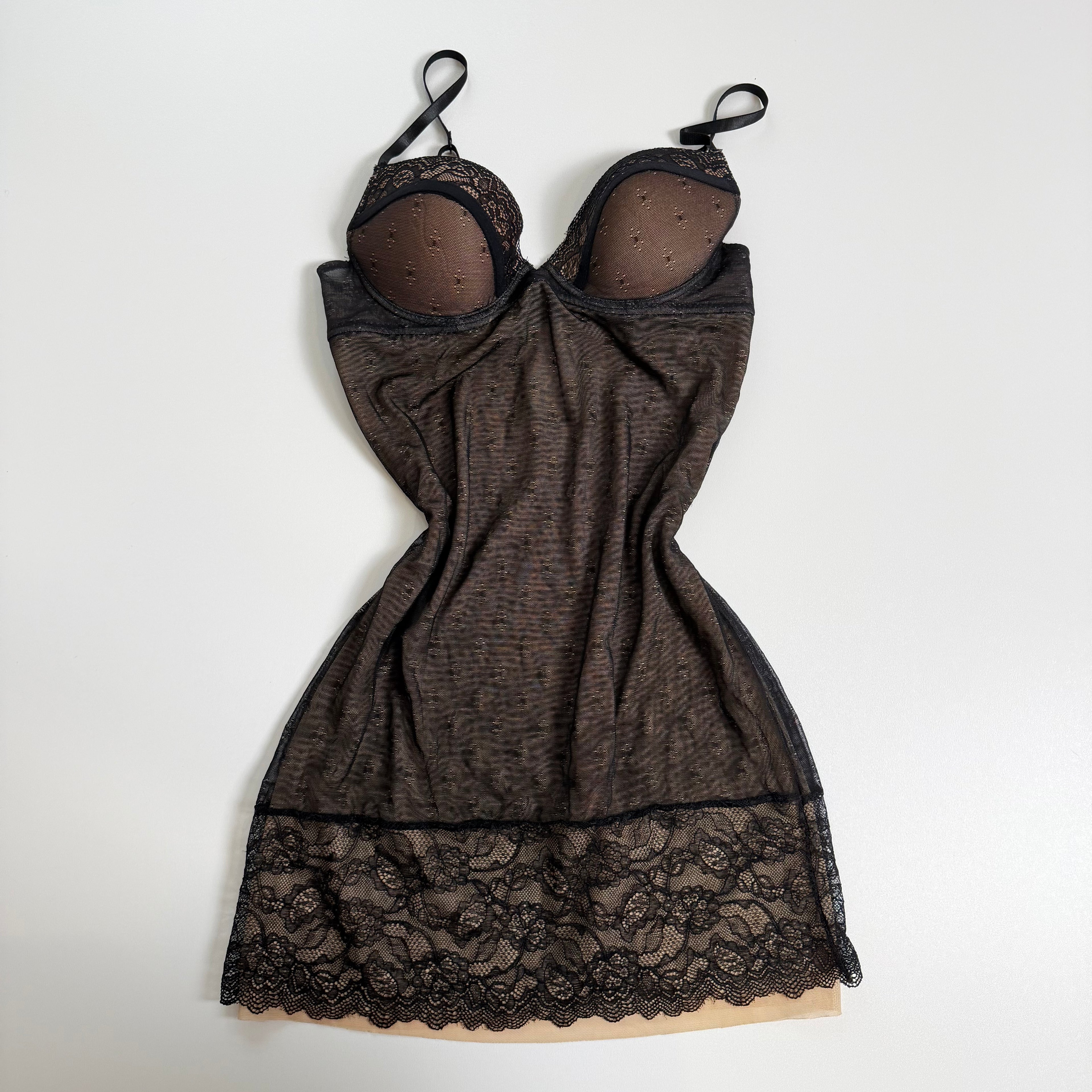 Vintage Y2K beige black lacy mesh flowy cami size S