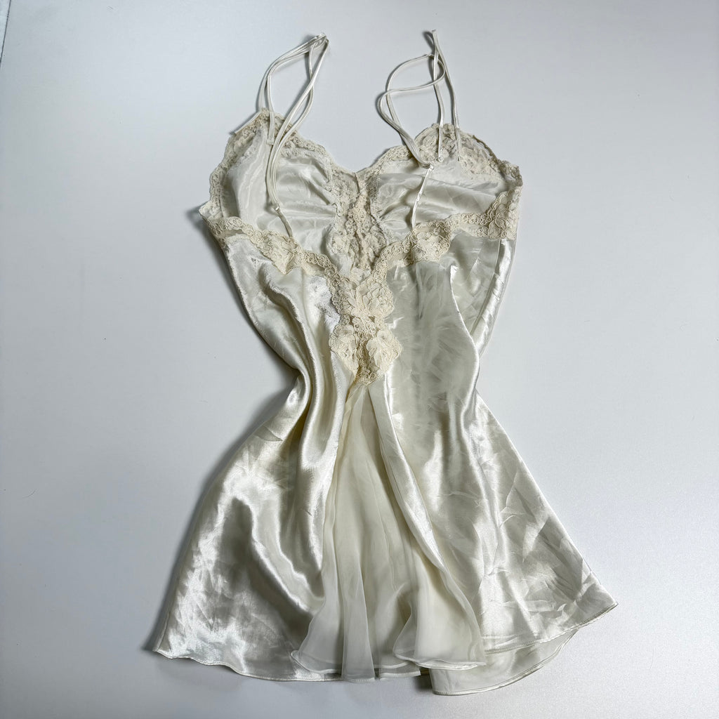 Vintage Y2K old label Victoria’s Secret silky flowy babydoll / mini dress slip size M