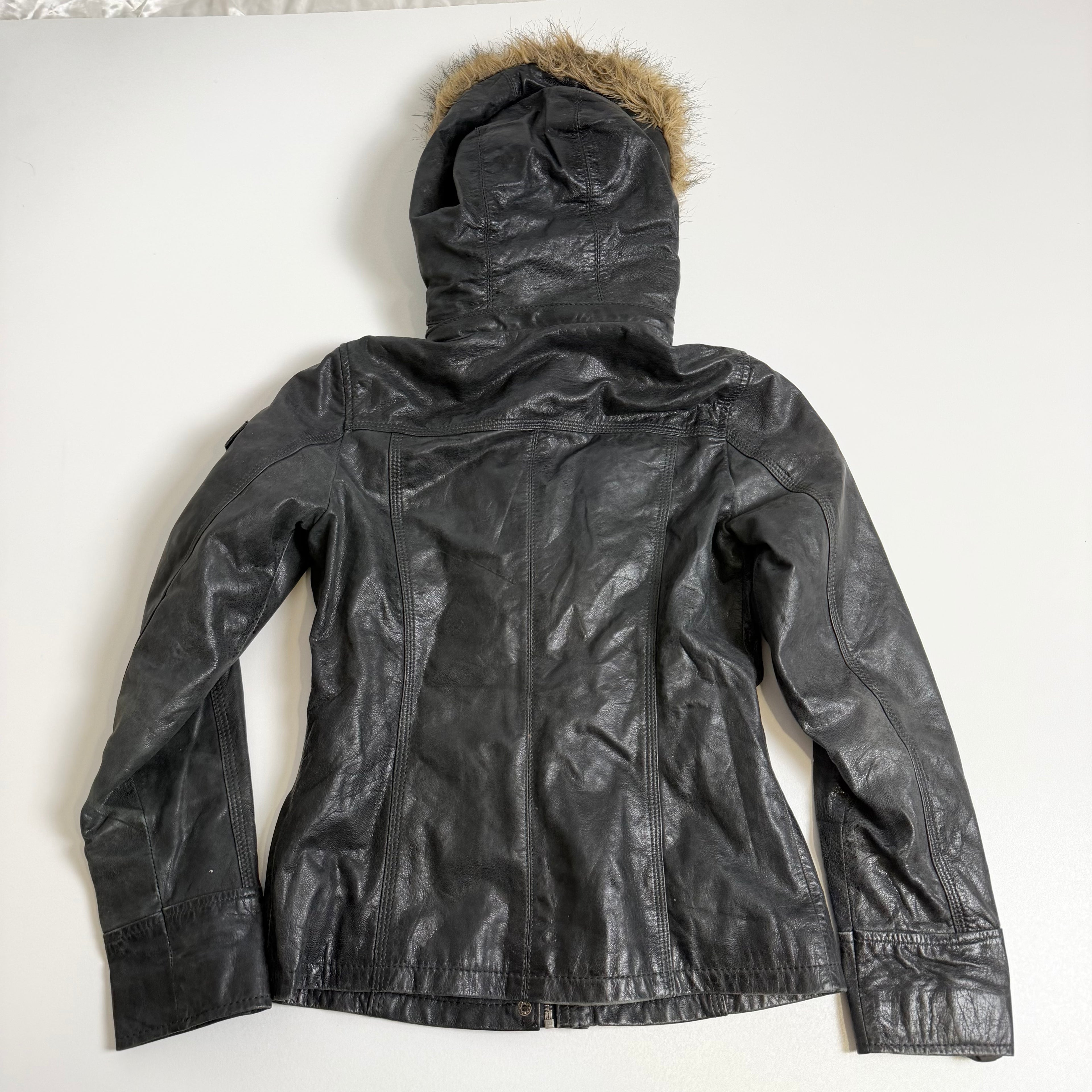 Vintage Y2K black faux fur hooded leather jacket size S-M