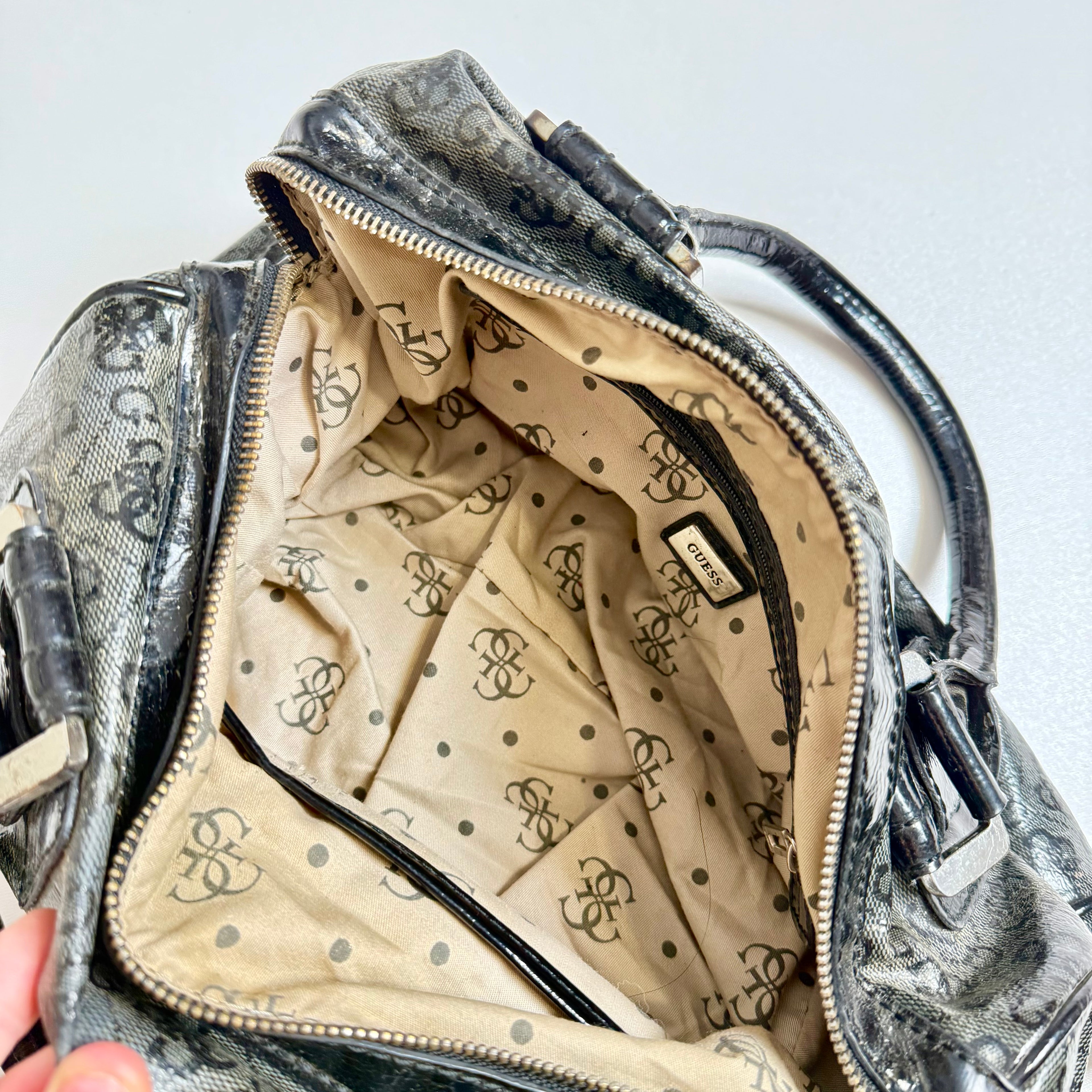 Vintage Y2K Guess grey black logo handbag