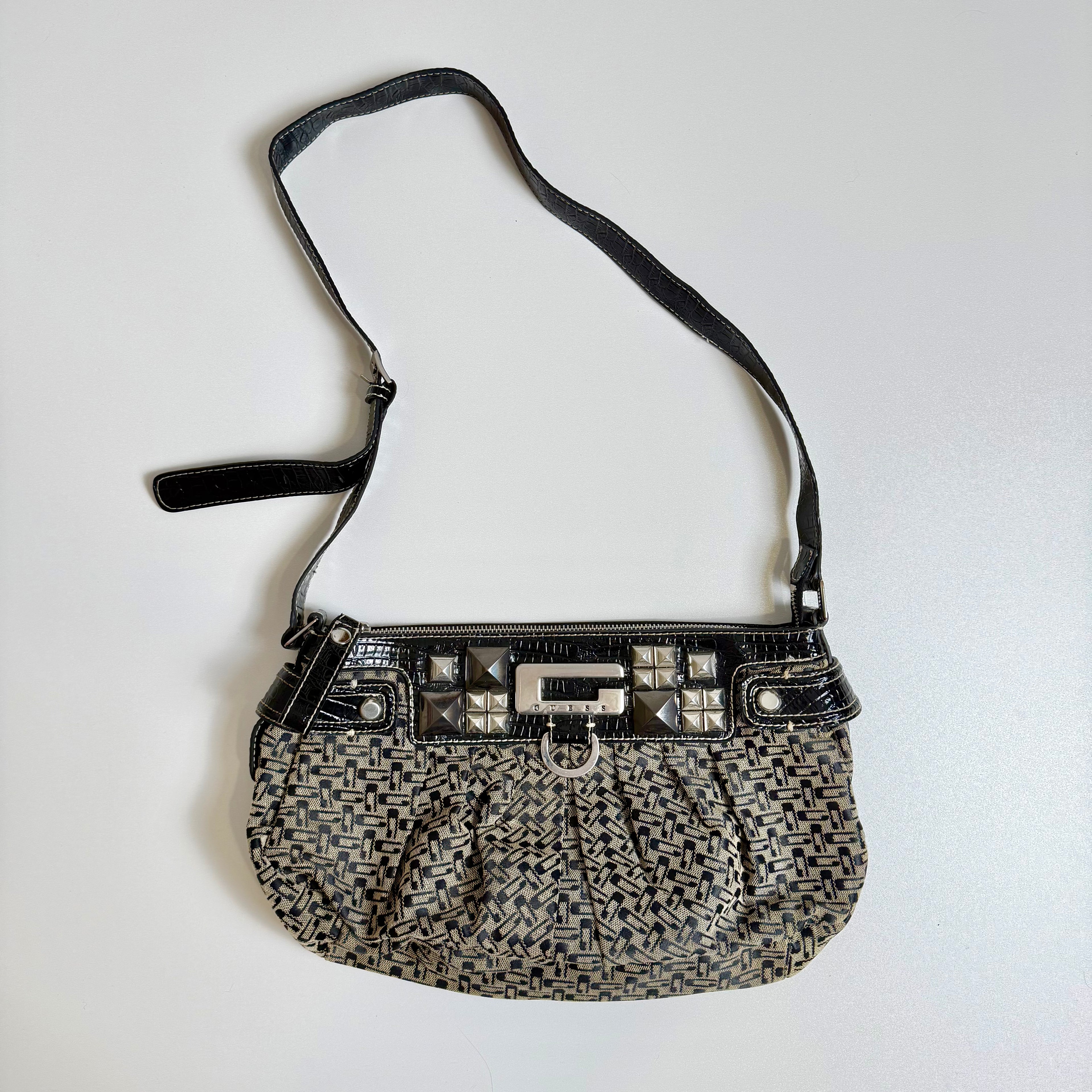 Vintage Y2K Guess black white shoulder bag