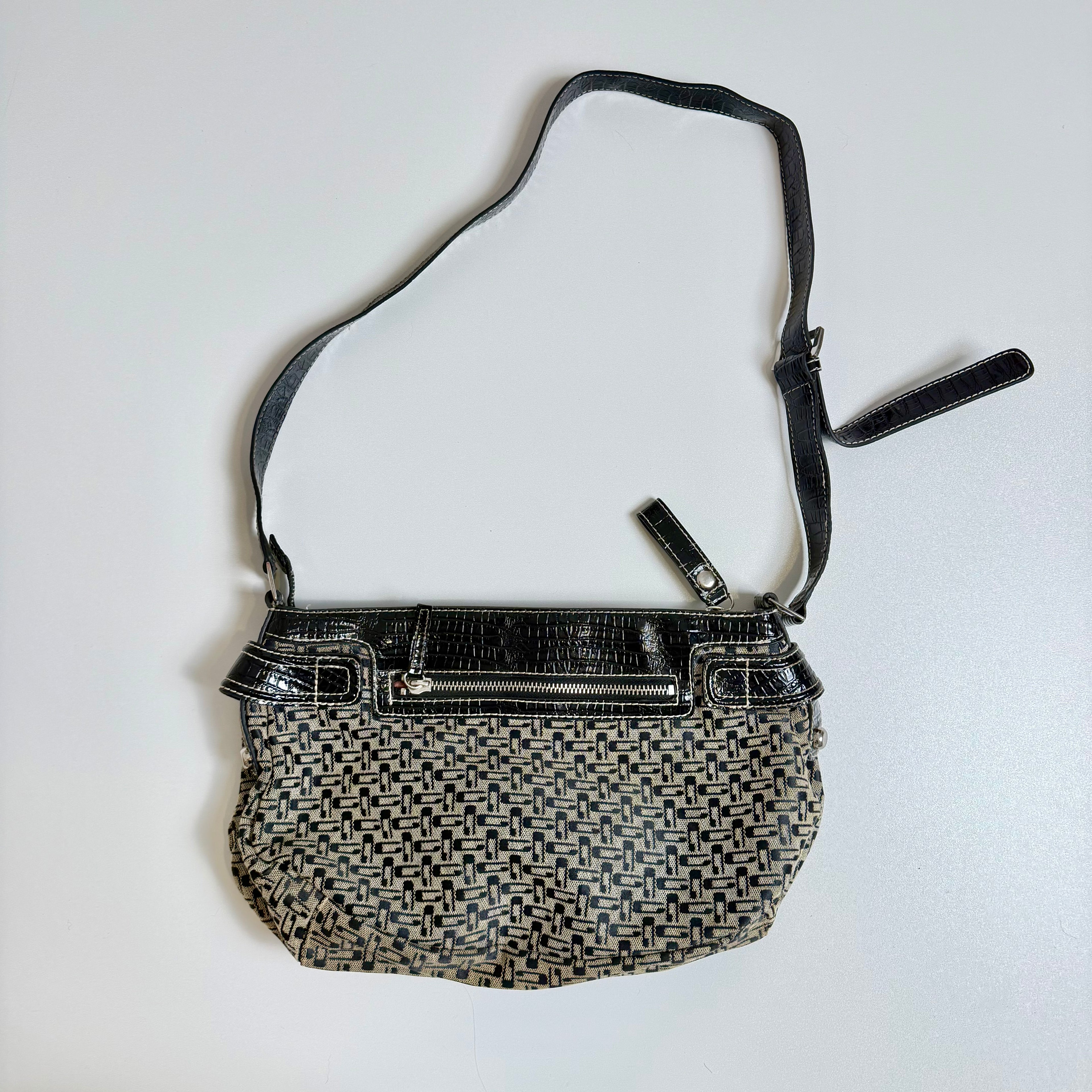 Vintage Y2K Guess black white shoulder bag
