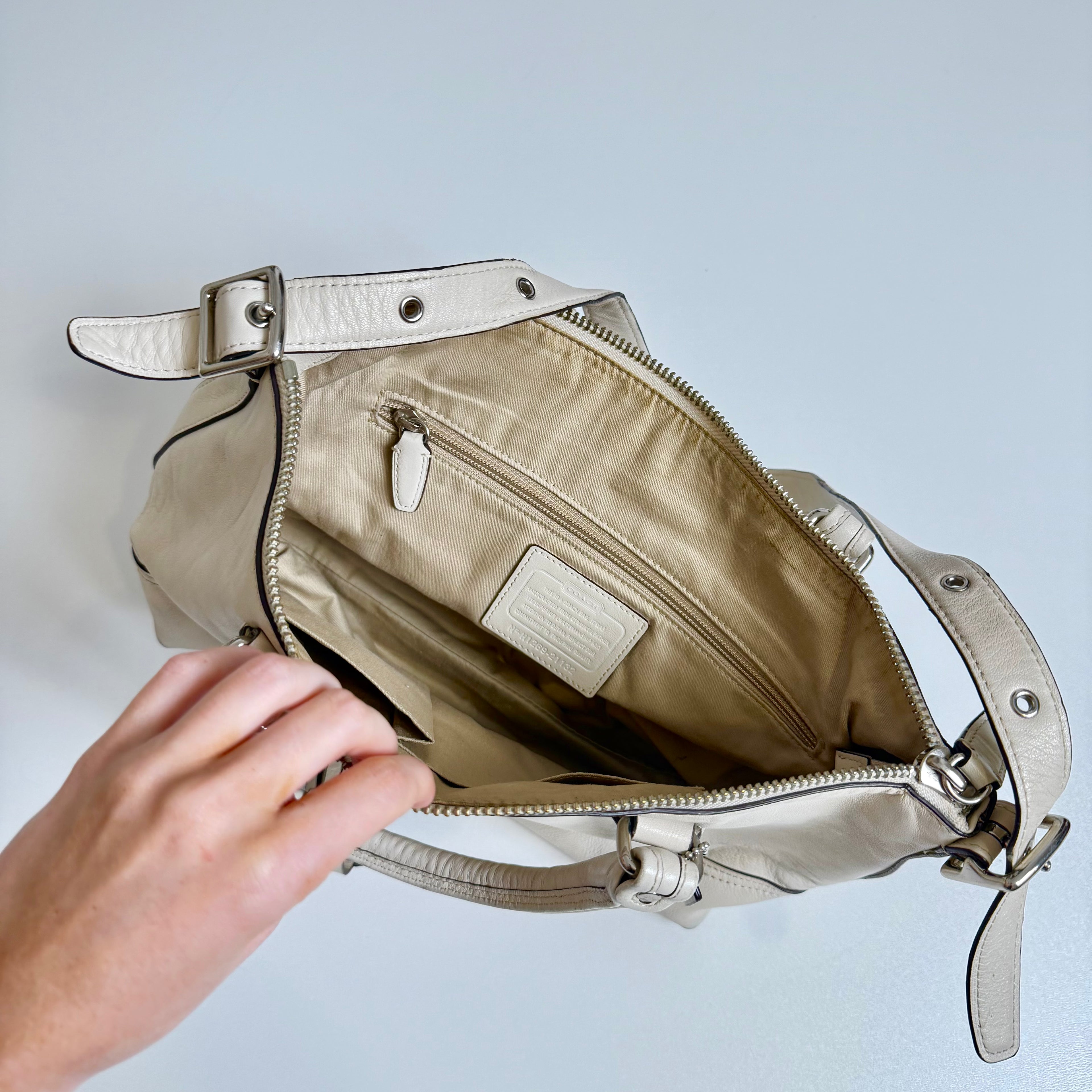 Vintage Y2K white/cream Coach handbag