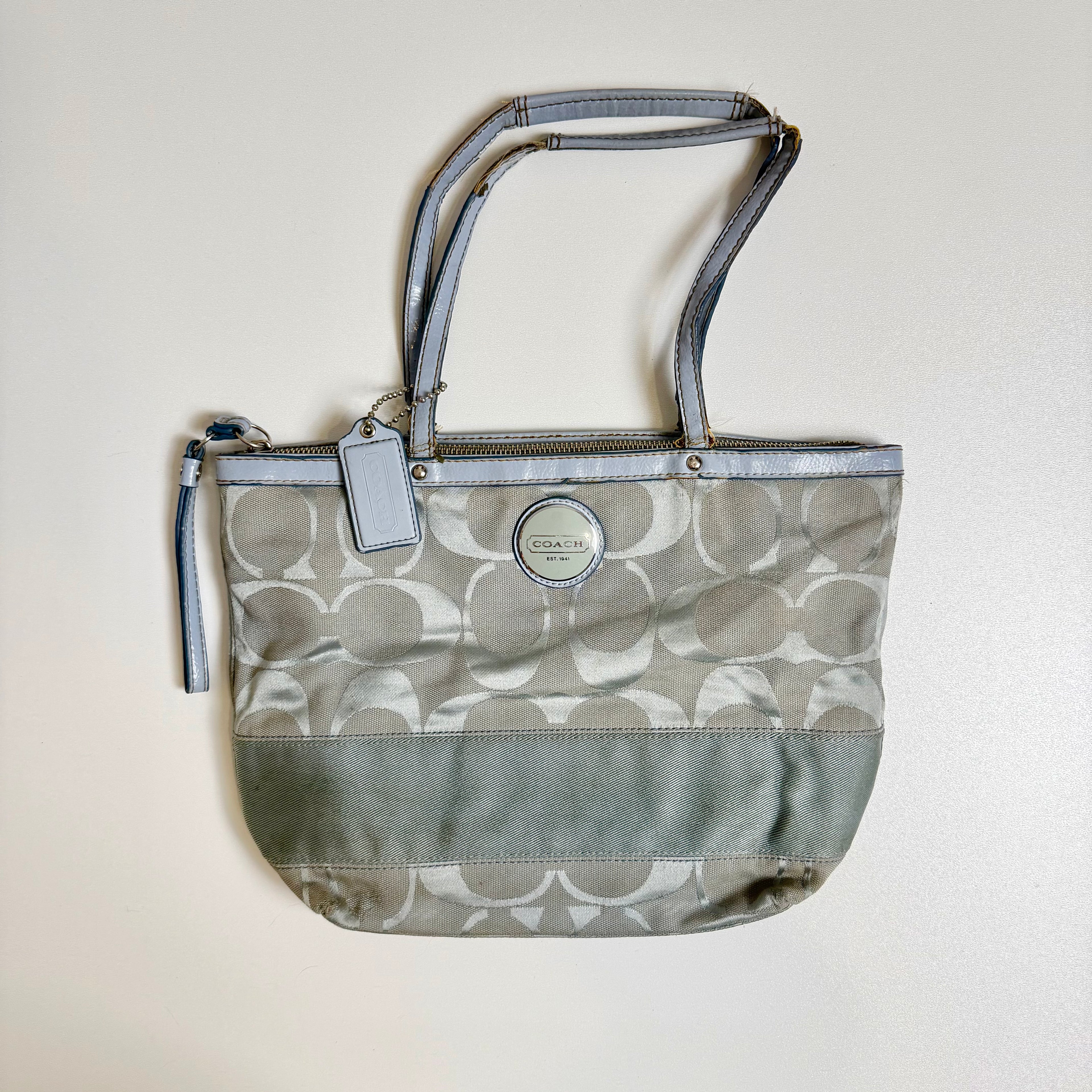 Vintage Y2K Coach grey monogram shoulder bag